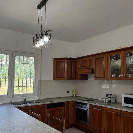 Villa 176 Baks-Rrjoll